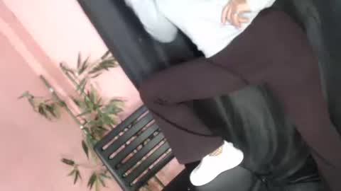 Snapshot of unknown_trans18 chatting on 04/15/26, 01:23 unknown_trans18 online show from 04/15/26, 01:23