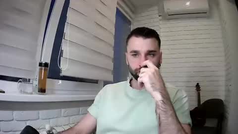 Snapshot of unnknow2024 chatting on 04/04/26, 04:59 SlavaVibes online show from 04/04/26, 04:59