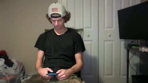 Snapshot of unverifiedbwc chatting on 11/04/25, 11:20 Stepbro online show from 11/04/25, 11:20