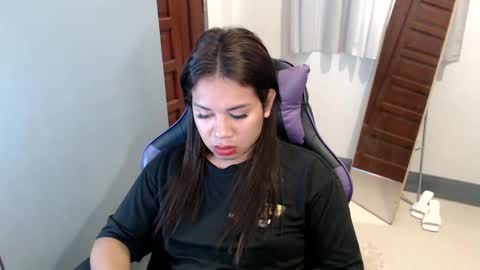 Vee online show from 01/10/25, 05:26