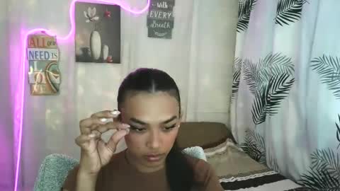 ur_dazzlingmorenaxx online show from 05/19/26, 03:02