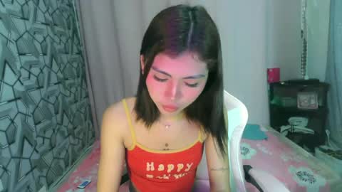 Snapshot of ur_extra_petite chatting on 05/12/26, 09:12 online show from 05/12/26, 09:12