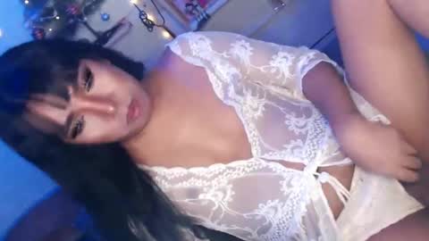 Snapshot of ur_hot_tommiexx chatting on 12/20/24, 04:14 jennie online show from 12/20/24, 04:14