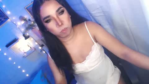 Snapshot of ur_hot_tommiexx chatting on 01/05/25, 01:03 jennie online show from 01/05/25, 01:03