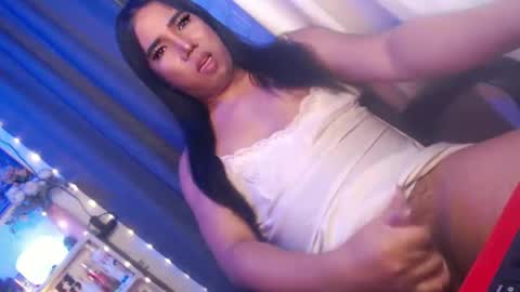 Snapshot of ur_hot_tommiexx chatting on 02/19/25, 02:23 jennie online show from 02/19/25, 02:23