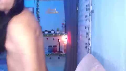 Snapshot of ur_hot_tommiexx chatting on 09/23/25, 04:37 jennie online show from 09/23/25, 04:37