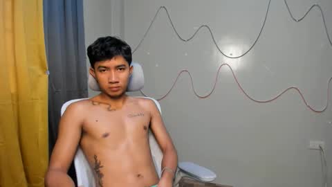 Snapshot of ur_hottestjonny chatting on 05/04/26, 11:45 jonny online show from 05/04/26, 11:45