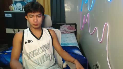 Snapshot of ur_hottestjonny chatting on 06/15/26, 11:07 jonny online show from 06/15/26, 11:07