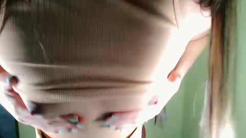 QUEENSY online show from 02/08/25, 03:42