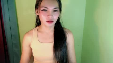 QUEENSY online show from 02/17/25, 09:19