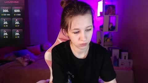 Snapshot of ur_kitty__ chatting on 01/12/25, 01:05 Lera online show from 01/12/25, 01:05