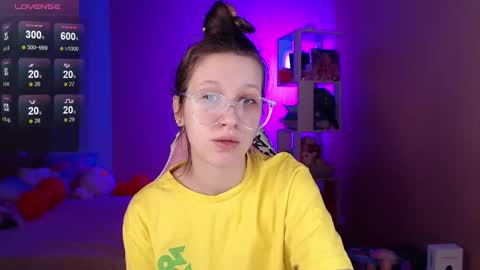 Snapshot of ur_kitty__ chatting on 03/04/25, 12:55 Lera online show from 03/04/25, 12:55