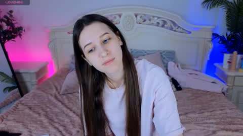 Snapshot of ur_kitty__ chatting on 09/30/25, 03:17 Lera online show from 09/30/25, 03:17