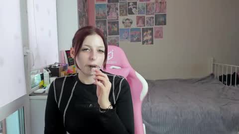 ur_obedient_girl online show from 02/09/25, 09:16