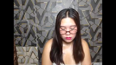 Snapshot of ur_prettychelsie18 chatting on 06/05/26, 06:46 ur_prettychelsie18 online show from 06/05/26, 06:46