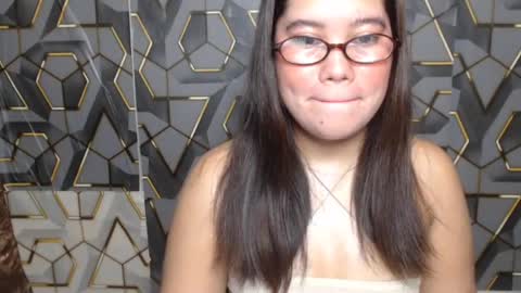 Snapshot of ur_prettychelsie18 chatting on 06/13/26, 09:35 ur_prettychelsie18 online show from 06/13/26, 09:35