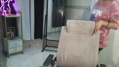 ur_sassyslutx online show from 11/19/25, 01:11