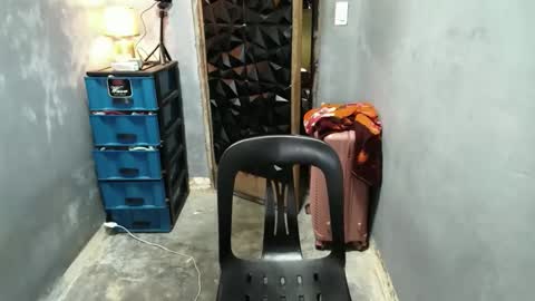 Snapshot of ur_sexychubby69 chatting on 04/21/26, 02:51 Maurice online show from 04/21/26, 02:51