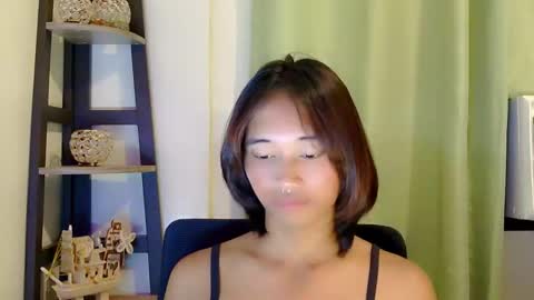 Snapshot of ur_sexyllie chatting on 02/07/26, 05:33 Ellie online show from 02/07/26, 05:33