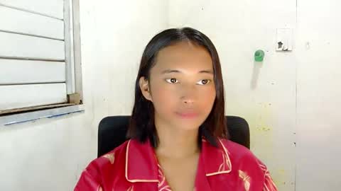 Snapshot of ur_sexyllie chatting on 02/27/26, 04:45 Ellie online show from 02/27/26, 04:45