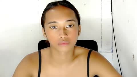 Snapshot of ur_sexyllie chatting on 03/04/26, 05:35 Ellie online show from 03/04/26, 05:35