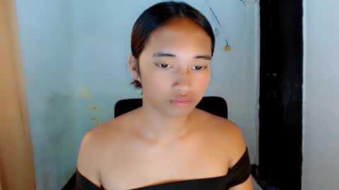 Snapshot of ur_sexyllie chatting on 03/27/26, 12:49 Ellie online show from 03/27/26, 12:49