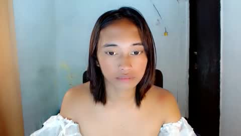 Snapshot of ur_sexyllie chatting on 03/28/26, 03:50 Ellie online show from 03/28/26, 03:50