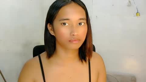 Snapshot of ur_sexyllie chatting on 04/10/26, 08:30 Ellie online show from 04/10/26, 08:30