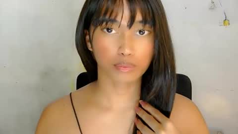 Snapshot of ur_sexyllie chatting on 04/12/26, 06:57 Ellie online show from 04/12/26, 06:57