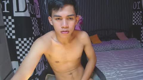 Snapshot of ur_shan21 chatting on 04/18/26, 04:27 ur_shan21 online show from 04/18/26, 04:27