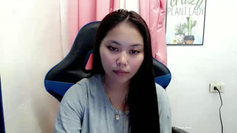 ur_small_girl online show from 11/25/25, 07:08