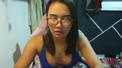 Snapshot of ur_wetwife chatting on 10/25/25, 08:36 ur_wetwife online show from 10/25/25, 08:36