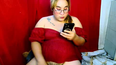 pretitit micole online show from 12/16/25, 09:14