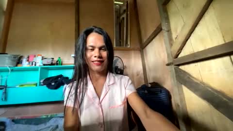 Snapshot of urasian_andrea chatting on 12/22/25, 11:35 Andrea online show from 12/22/25, 11:35