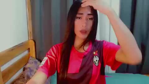 urasian_eya online show from 12/17/25, 12:55