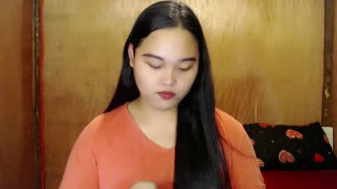 Snapshot of urasian_hotchix69 chatting on 12/25/24, 12:15 Lycah online show from 12/25/24, 12:15