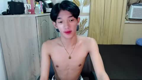 Snapshot of urasian_john20 chatting on 07/08/26, 11:26 urasian_john20 online show from 07/08/26, 11:26