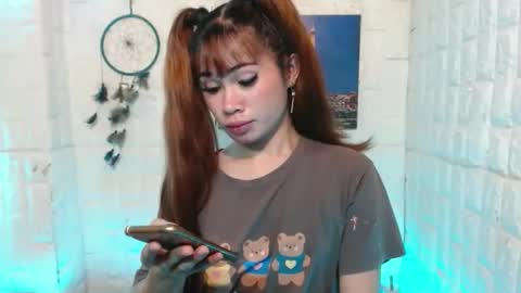 Snapshot of urasian_khalifa21 chatting on 03/06/26, 06:37 Shirley online show from 03/06/26, 06:37