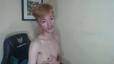 Snapshot of urasian_ladyboyxxx chatting on 04/23/26, 07:09 urasian_ladyboyxxx online show from 04/23/26, 07:09