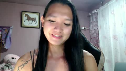 Snapshot of urasian_newra chatting on 02/18/25, 12:17 NEWRA  ALLISON online show from 02/18/25, 12:17