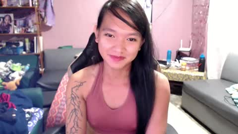 Snapshot of urasian_newra chatting on 03/01/25, 01:11 NEWRA  ALLISON online show from 03/01/25, 01:11