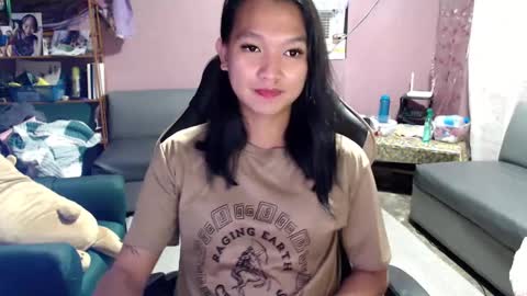 Snapshot of urasian_newra chatting on 03/08/25, 05:01 NEWRA  ALLISON online show from 03/08/25, 05:01