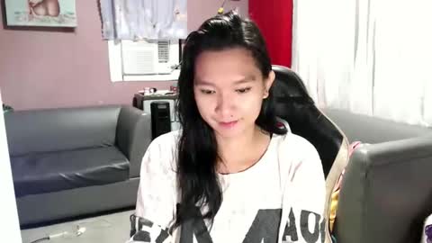 Snapshot of urasian_newra chatting on 09/29/25, 01:55 NEWRA  ALLISON online show from 09/29/25, 01:55