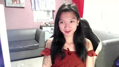 Snapshot of urasian_newra chatting on 10/08/25, 05:43 NEWRA  ALLISON online show from 10/08/25, 05:43