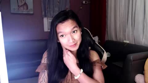 Snapshot of urasian_newra chatting on 10/16/25, 06:42 NEWRA  ALLISON online show from 10/16/25, 06:42