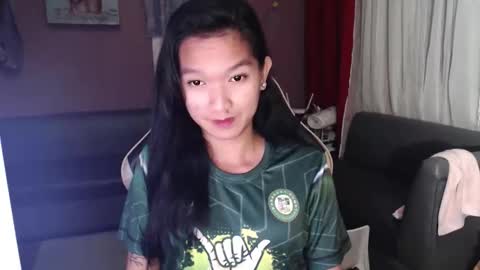 Snapshot of urasian_newra chatting on 10/26/25, 07:42 NEWRA  ALLISON online show from 10/26/25, 07:42