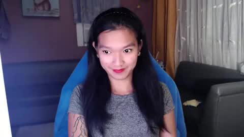 Snapshot of urasian_newra chatting on 10/31/25, 08:10 NEWRA ALLISON online show from 10/31/25, 08:10