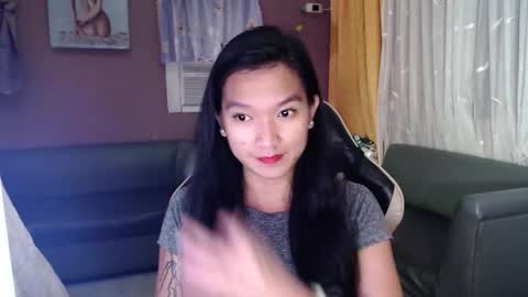 Snapshot of urasian_newra chatting on 11/04/25, 01:27 NEWRA ALLISON online show from 11/04/25, 01:27