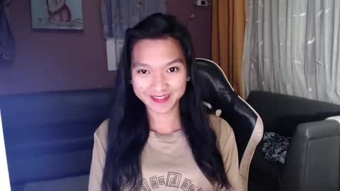 Snapshot of urasian_newra chatting on 11/04/25, 08:08 NEWRA ALLISON online show from 11/04/25, 08:08