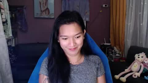 Snapshot of urasian_newra chatting on 11/11/25, 04:40 NEWRA ALLISON online show from 11/11/25, 04:40